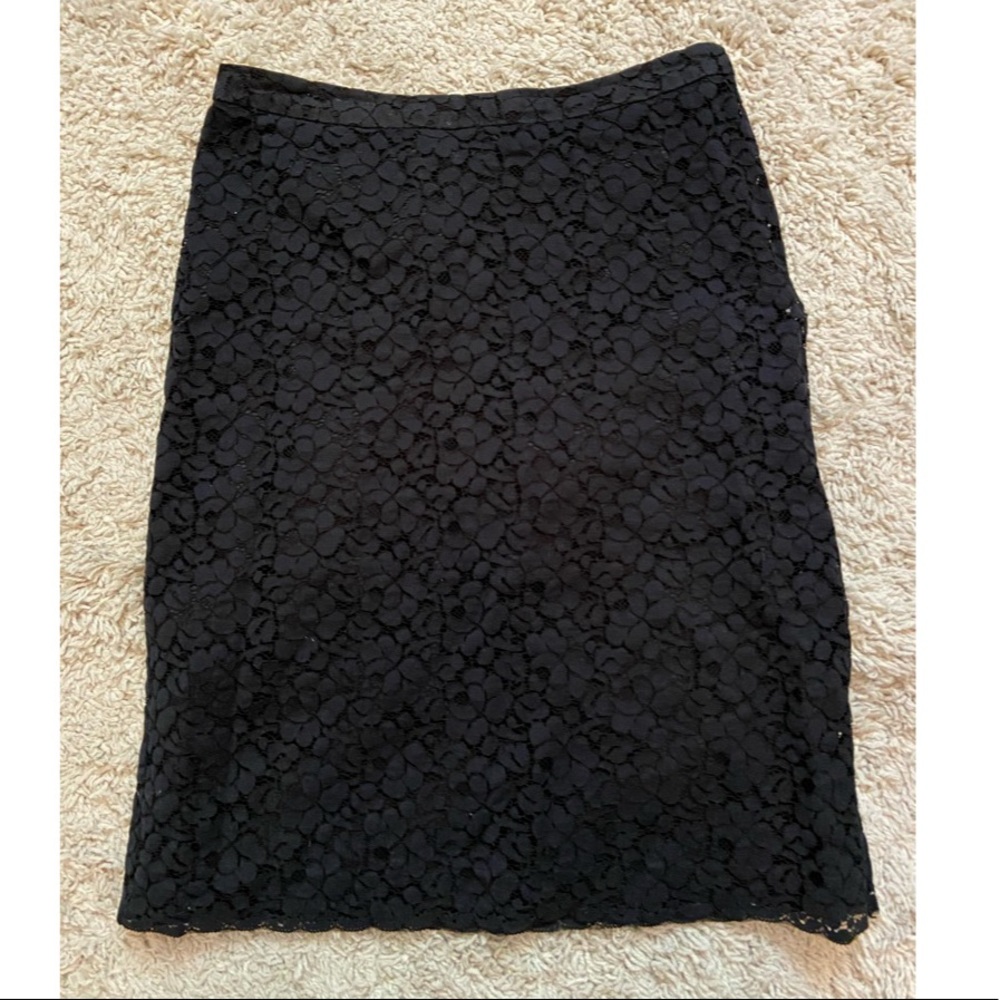 Black high waisted pencil skirt. Size S